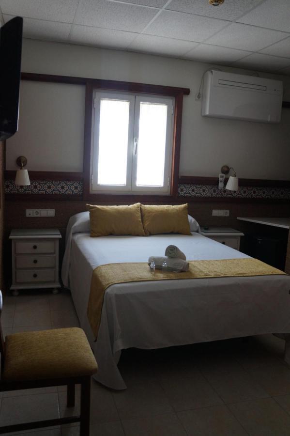 Hostal La Conilena Коніль-де-ла-Фронтера Екстер'єр фото