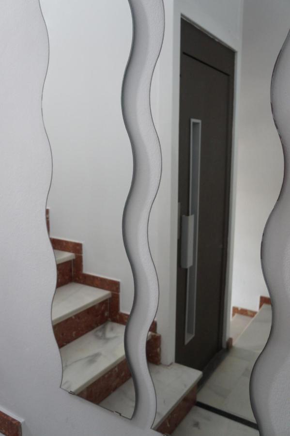 Hostal La Conilena Коніль-де-ла-Фронтера Екстер'єр фото
