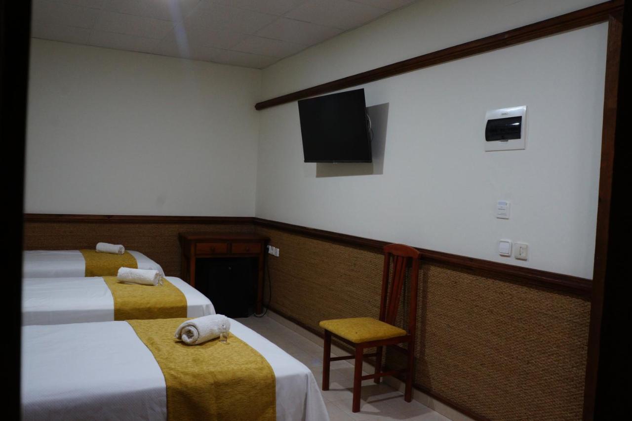 Hostal La Conilena Коніль-де-ла-Фронтера Екстер'єр фото