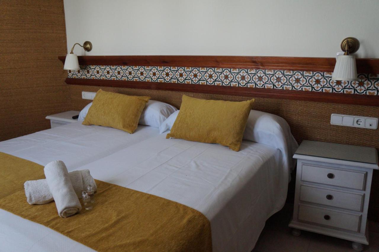 Hostal La Conilena Коніль-де-ла-Фронтера Екстер'єр фото