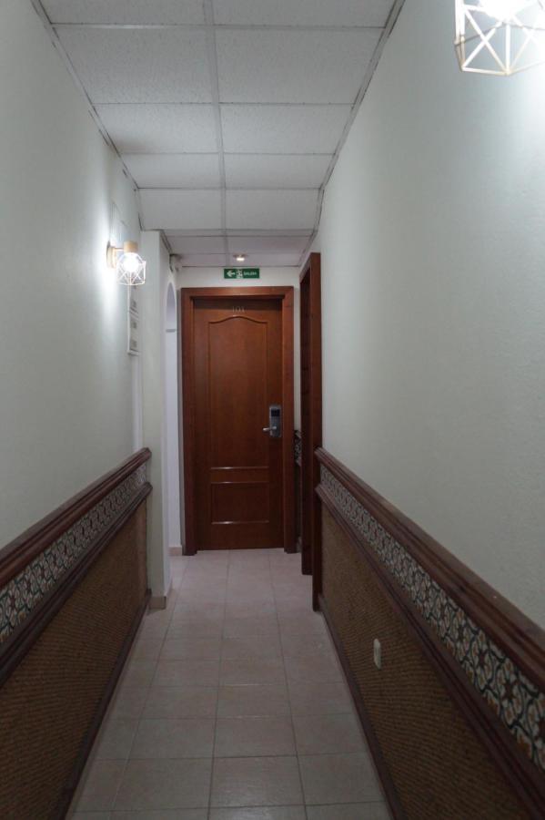 Hostal La Conilena Коніль-де-ла-Фронтера Екстер'єр фото