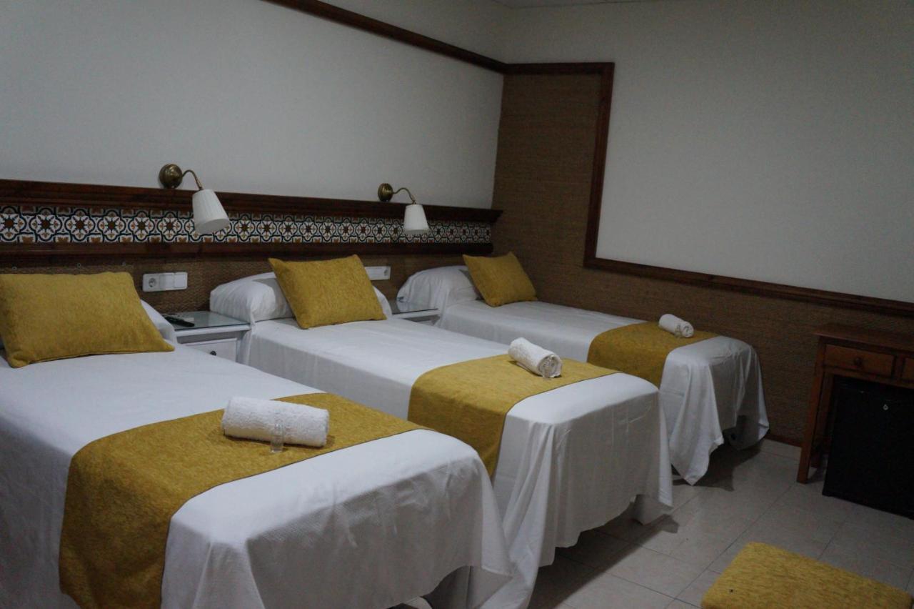 Hostal La Conilena Коніль-де-ла-Фронтера Екстер'єр фото