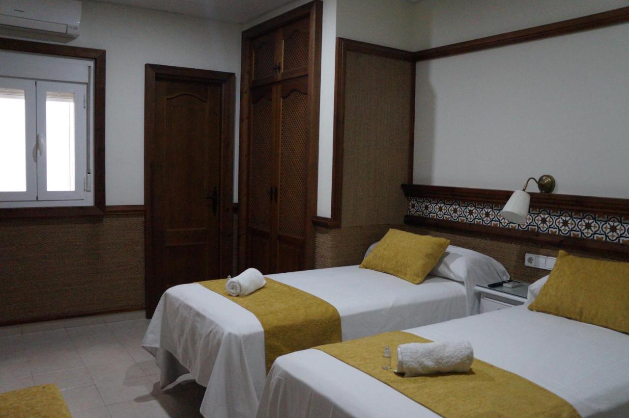 Hostal La Conilena Коніль-де-ла-Фронтера Екстер'єр фото
