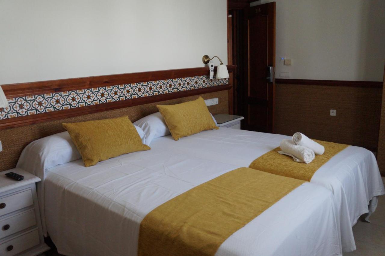 Hostal La Conilena Коніль-де-ла-Фронтера Екстер'єр фото