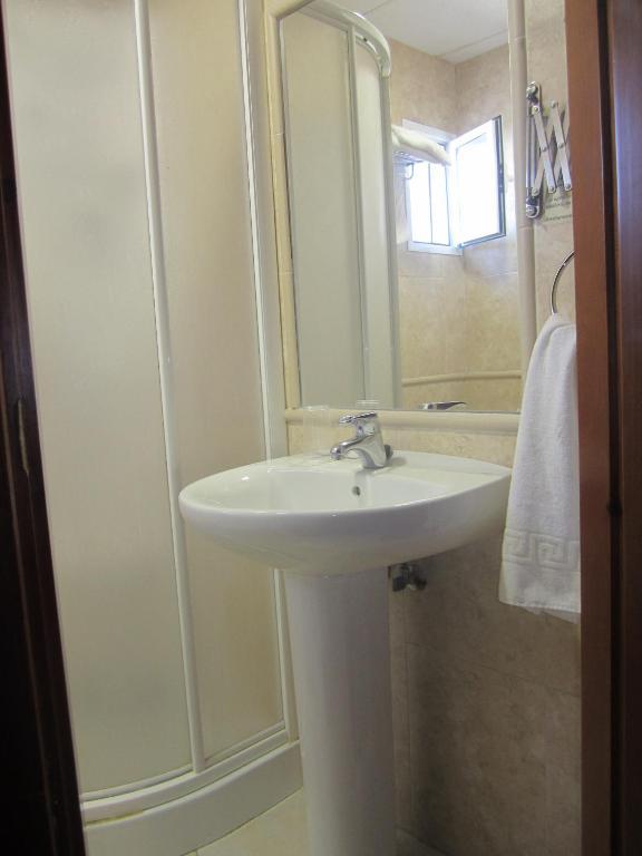 Hostal La Conilena Коніль-де-ла-Фронтера Екстер'єр фото